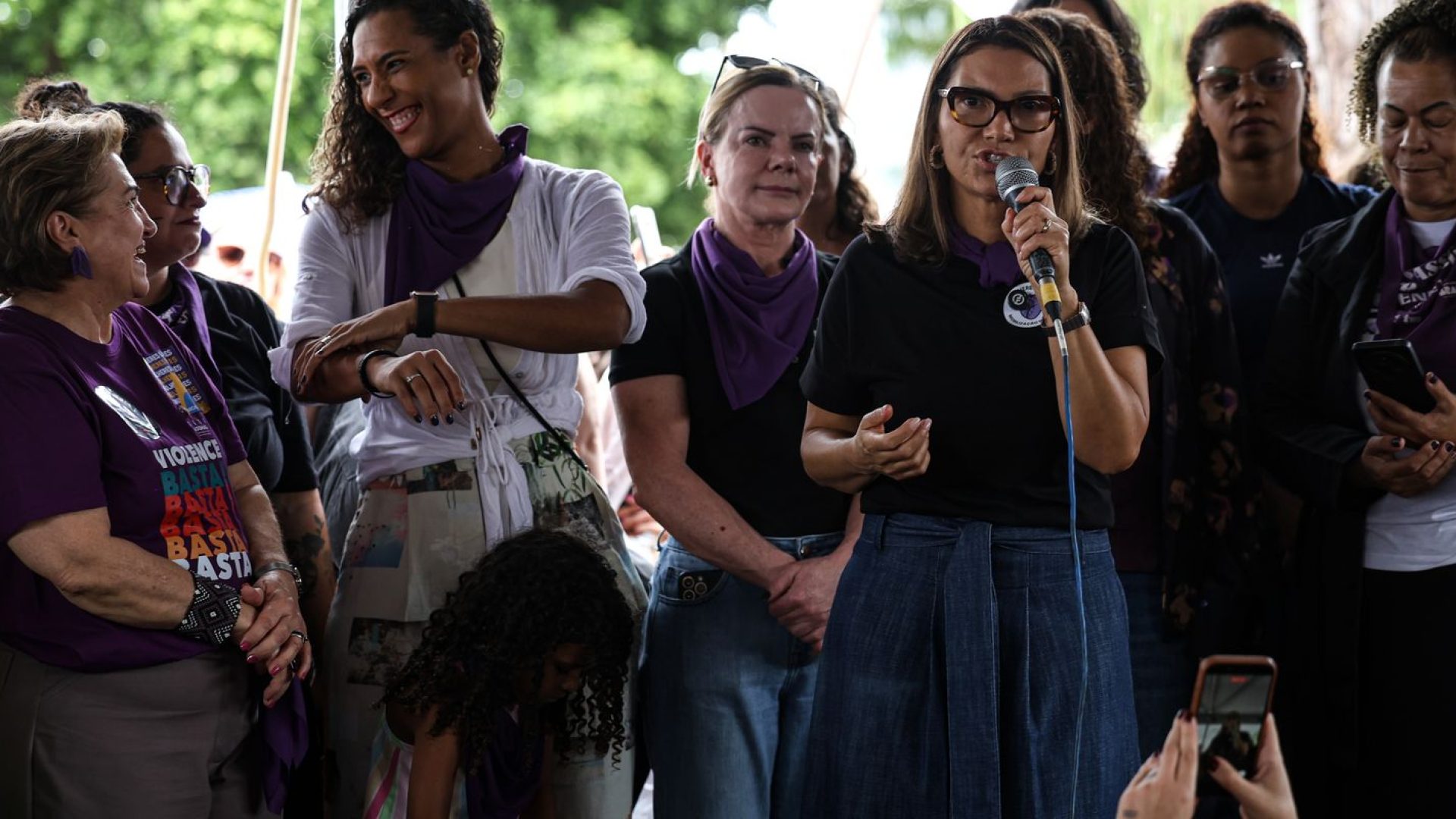 Ministras exaltam luta das mulheres em ato contra o feminicídio