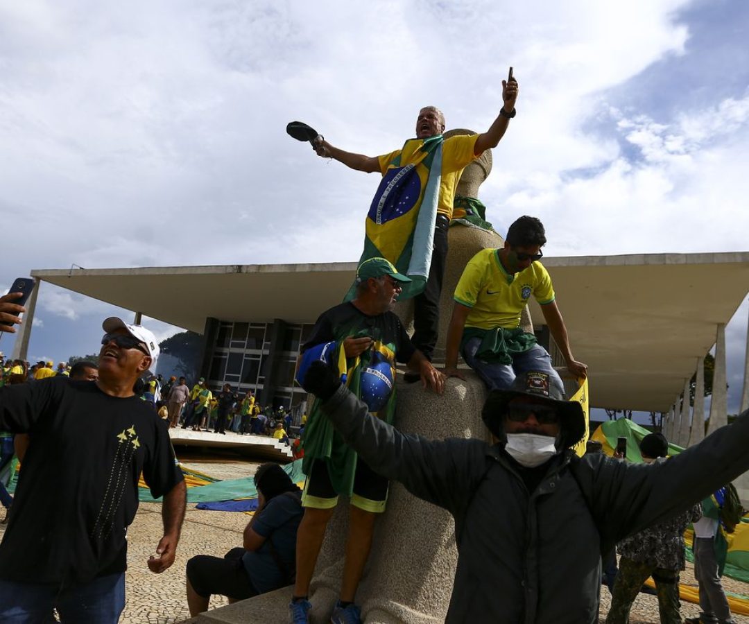 Argentina concede refúgio permanente a condenado pelo 8 de janeiro