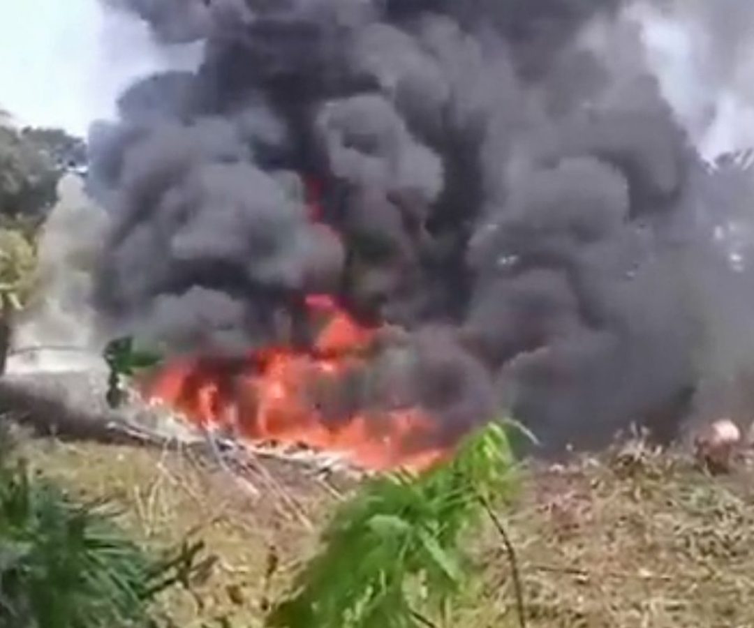 Chega a 66 número de mortos em queda de avião militar na Colômbia