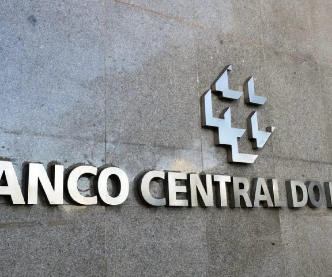 No último certame do Banco Central, a remuneração inicial para a carreira de analista passou de R$ 20,9 mil -  (crédito: Marcello Casal Jr/Agência Brasil)