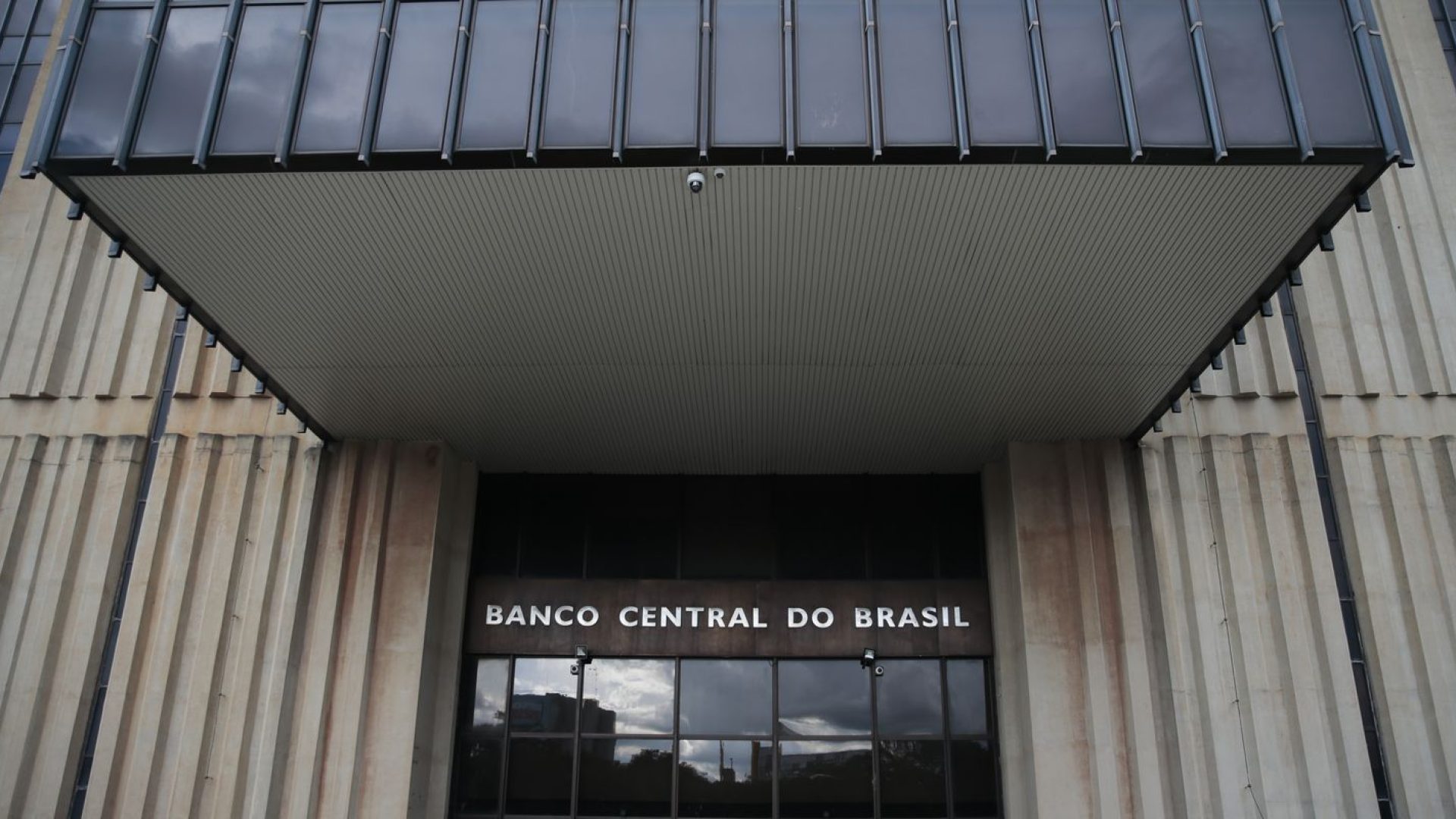 Mercado financeiro reduz para 4,72% previsão de inflação em 2025