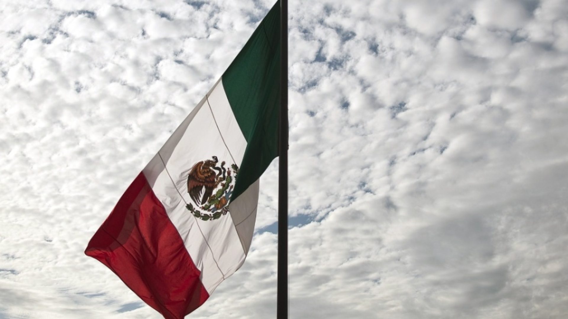 bandeira-do-mexico-1498091620806_900x506.jpg