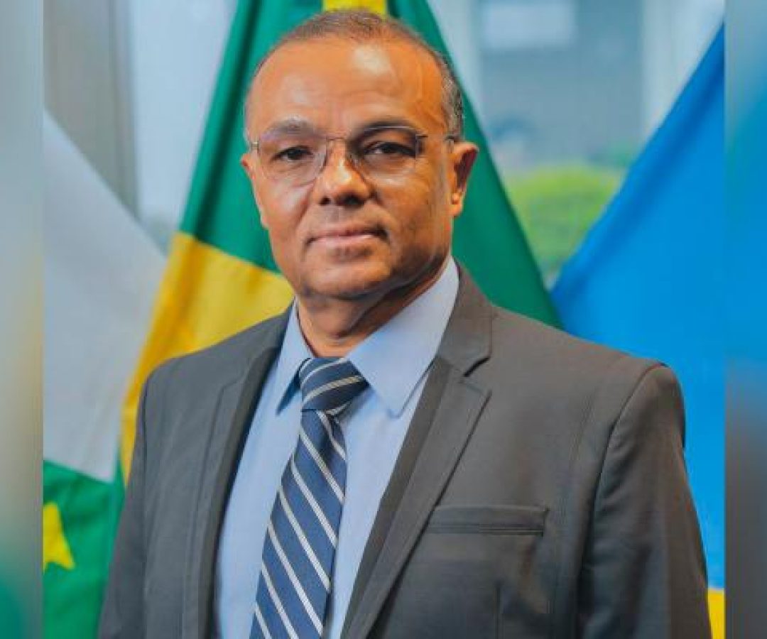 Servidor do TCDF há mais de 40 anos, Ariel Lima recebe título de Cidadão Honorário