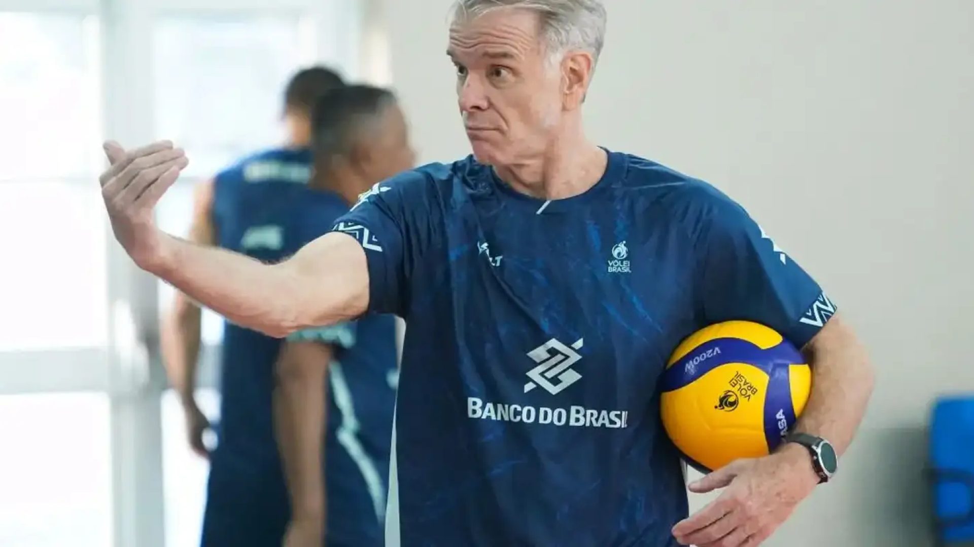 Bernardinho anuncia os inscritos do Brasil na Liga das Nações de Vôlei