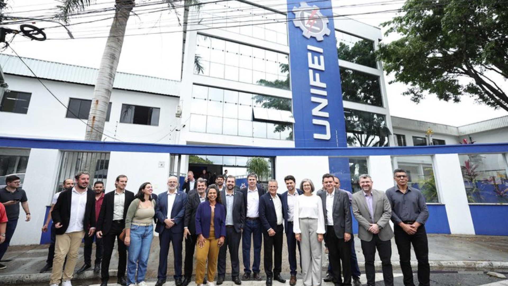 MEC inaugura campus da Unifei em Pouso Alegre focado em IA e cibersegurança