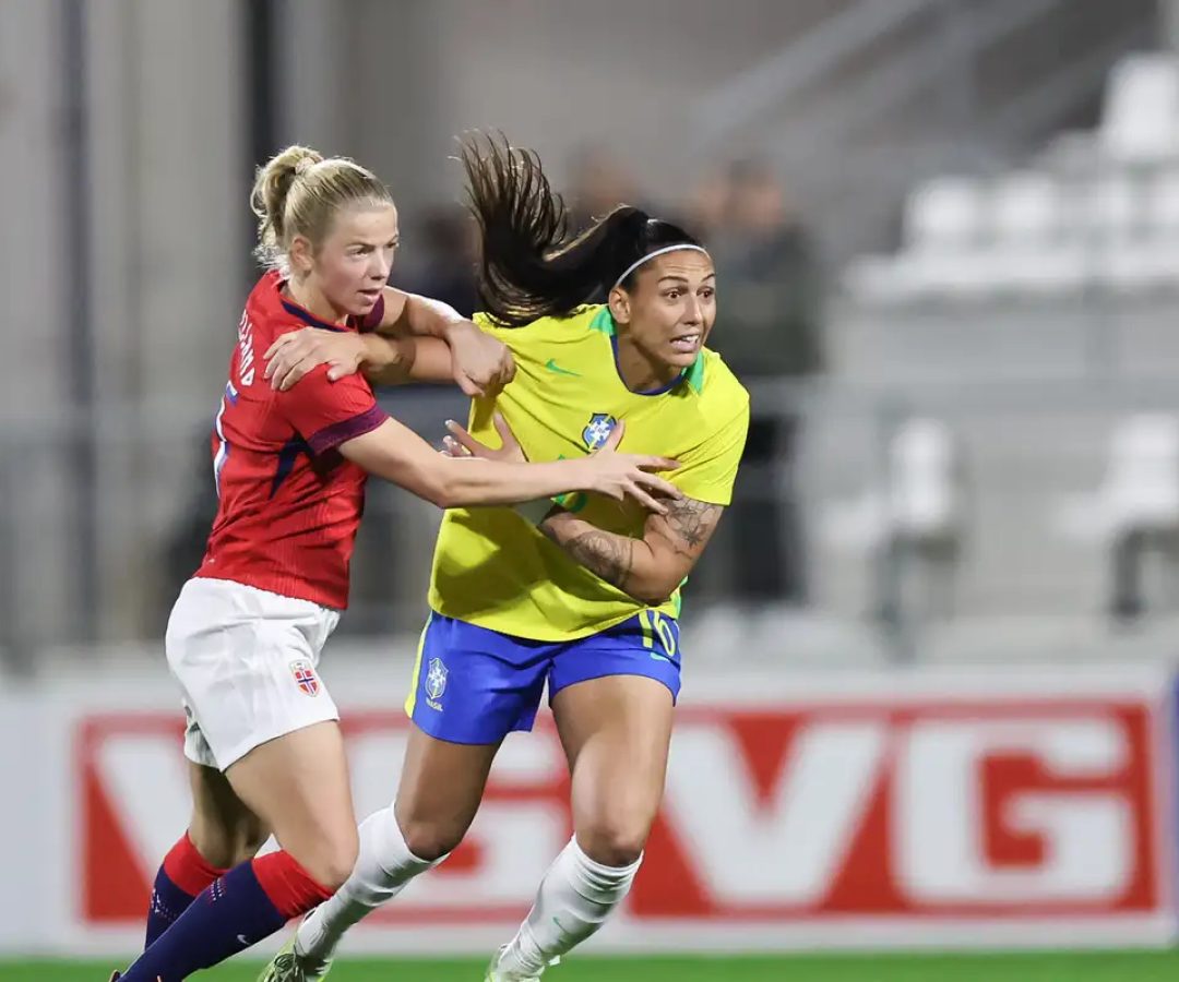 Seleção feminina perde para Noruega em penúltimo compromisso do ano
