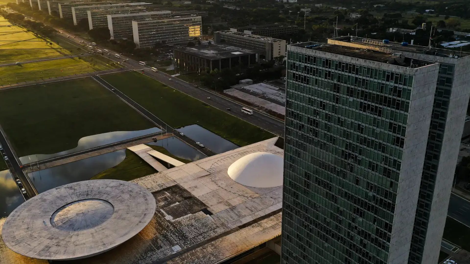 Eleições 2026: saiba quais são as atribuições de senadores e deputados