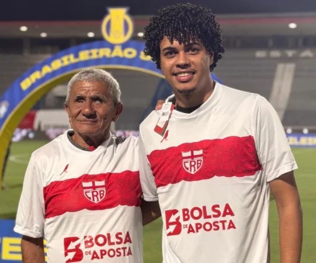 CRB realiza ação especial com torcedor cego