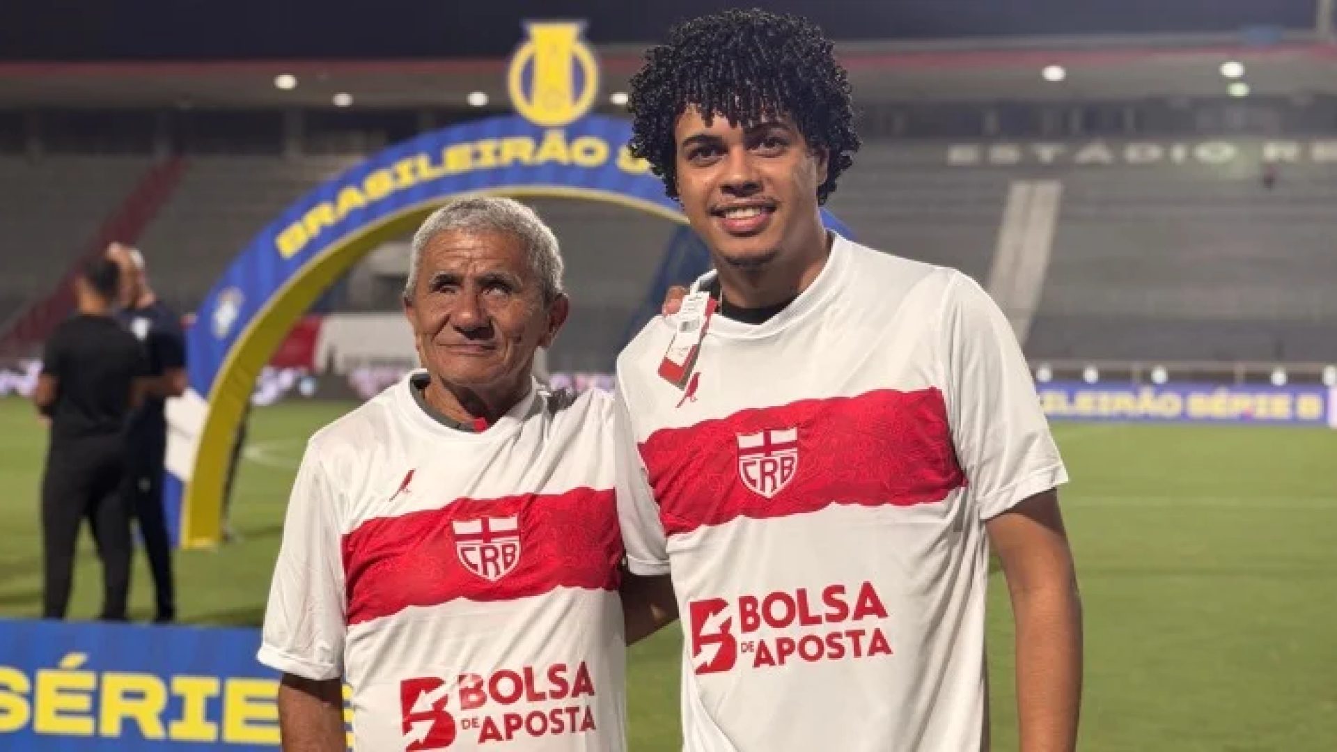 CRB realiza ação especial com torcedor cego