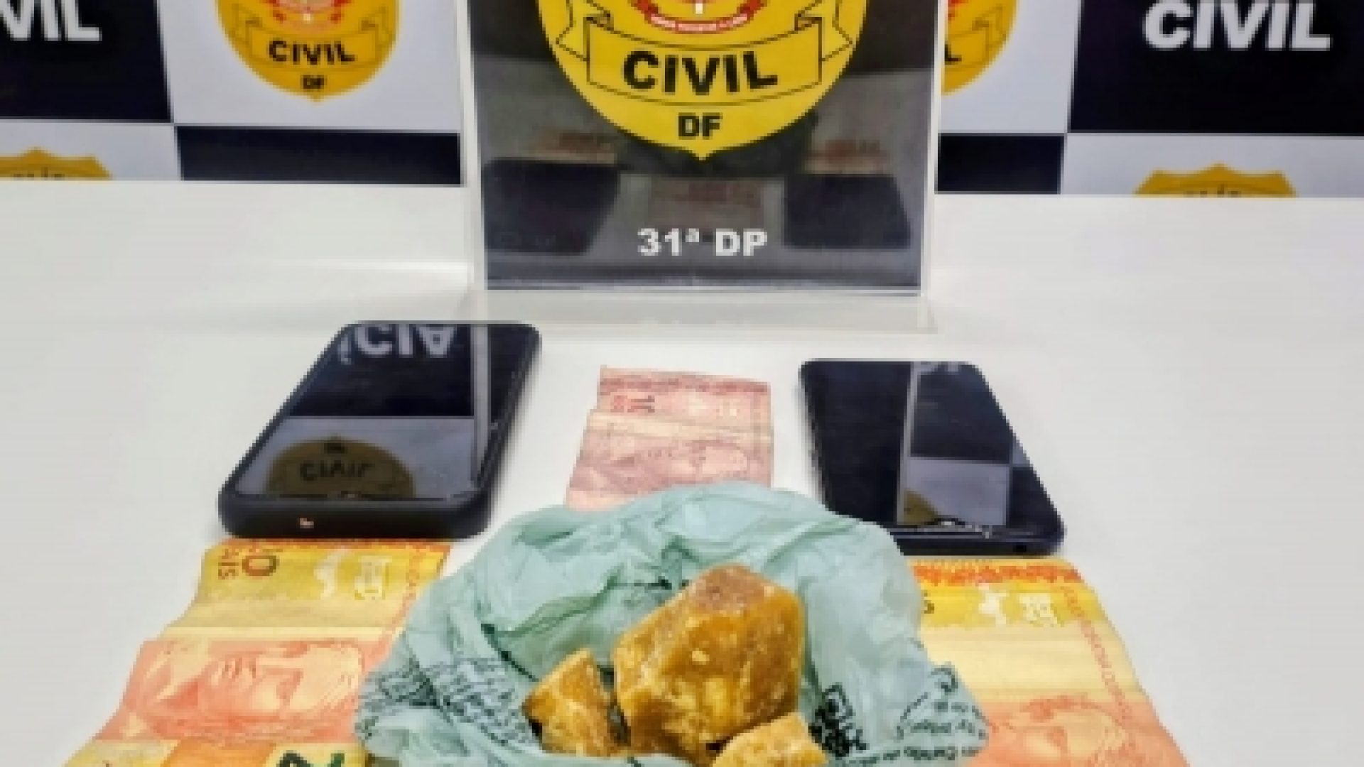31ª DP prende dupla por tráfico de drogas, resistência e receptação em área próxima a escola em Planaltina