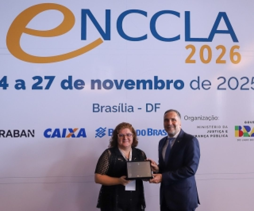 Delegada da PCDF é homenageada no Ministério da Justiça