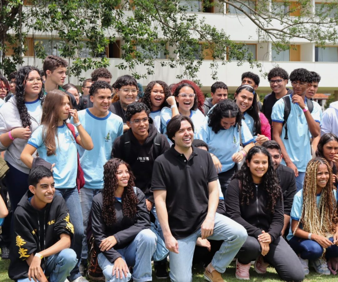 Evento em Ceilândia apresenta carreiras em energias renováveis a 200 jovens