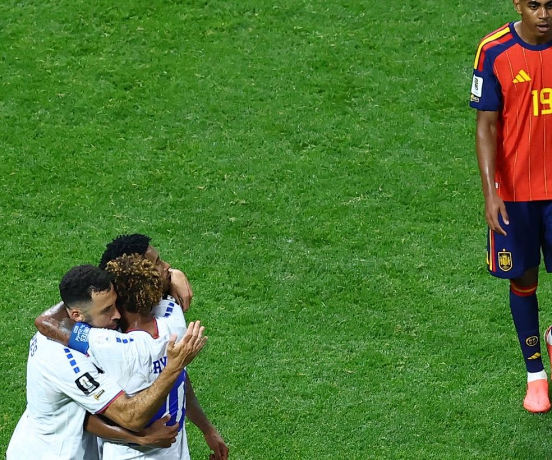 Cabo Verde segura Espanha e estreia em Copas com empate histórico