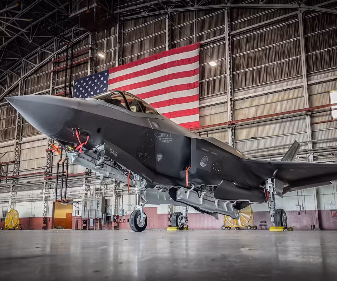 caca-F35.avif.avif