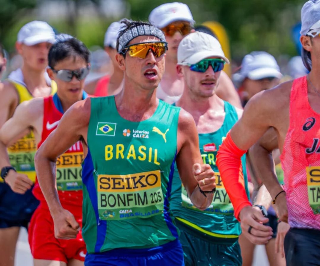 Caio Bonfim leva bronze e Brasil celebra medalha inédita feminina na marcha atlética