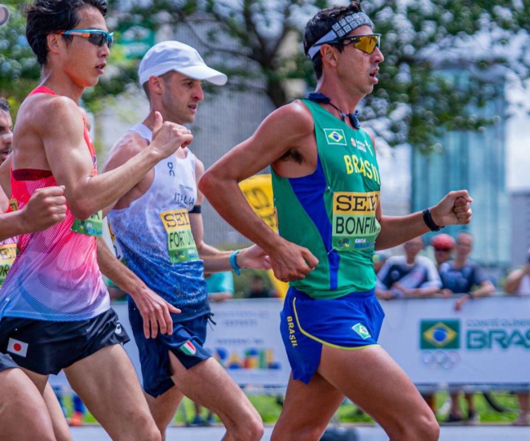 Caio Bonfim e equipe feminina conquistam bronze no Mundial de Marcha