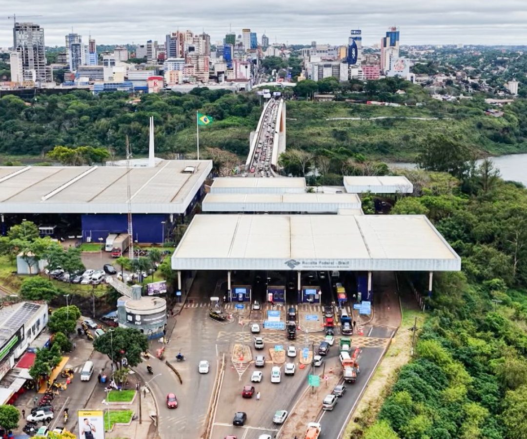 Brasil assina acordo que prevê perseguição policial além de fronteiras