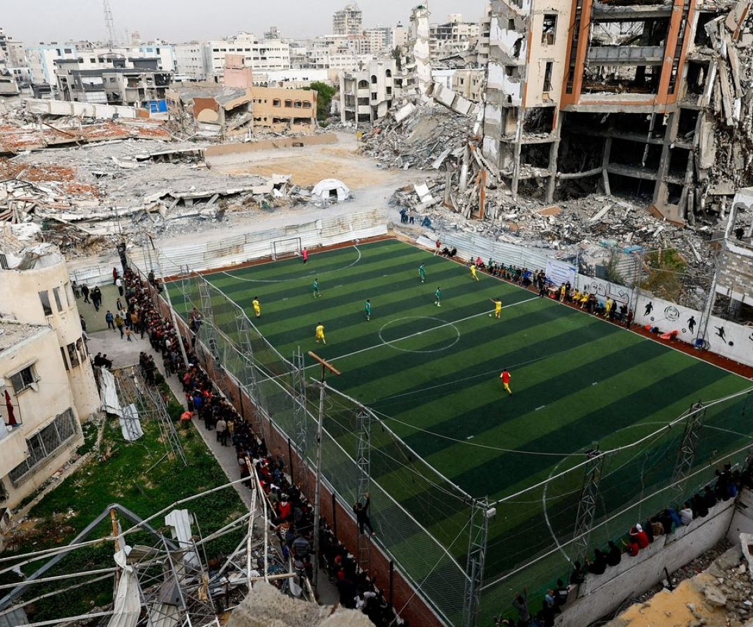 Futebol volta a campo de Gaza, em meio a perdas e ruínas da guerra