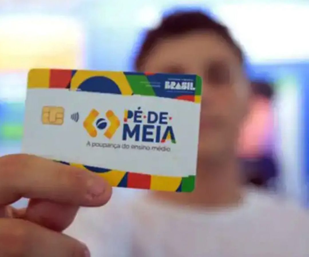 Pé-de-Meia paga incentivos a alunos nascidos em setembro e outubro