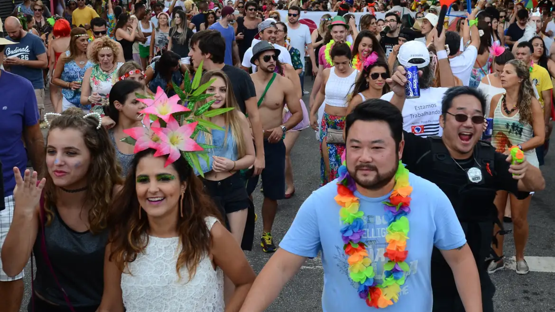 Dicas da SES-DF para hidratação e saúde no Carnaval de Brasília