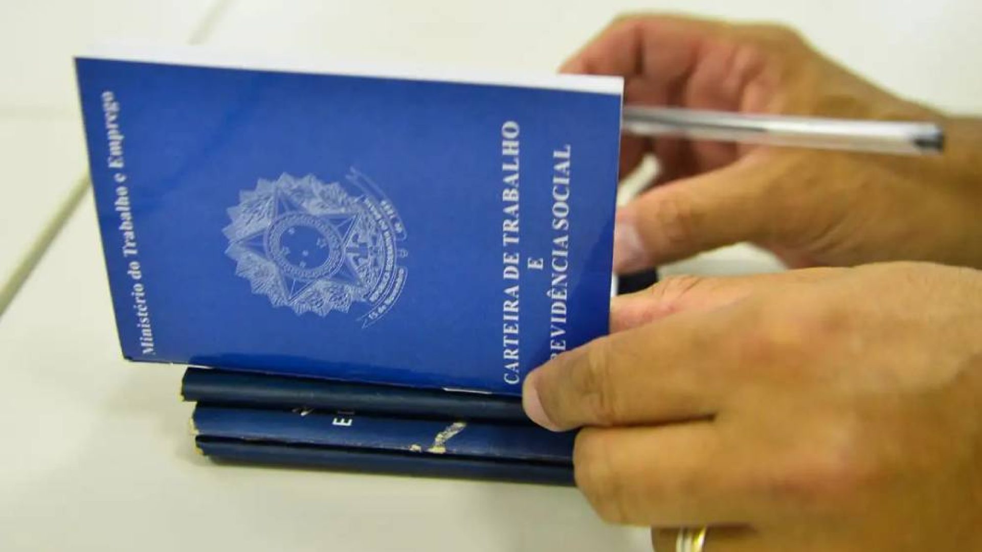 Agências do trabalhador têm vagas com salários acima de R$ 4 mil nesta terça (14)