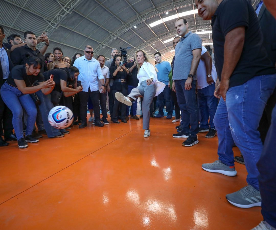 Governadora reinaugura ginásio de esportes em Samambaia após reforma