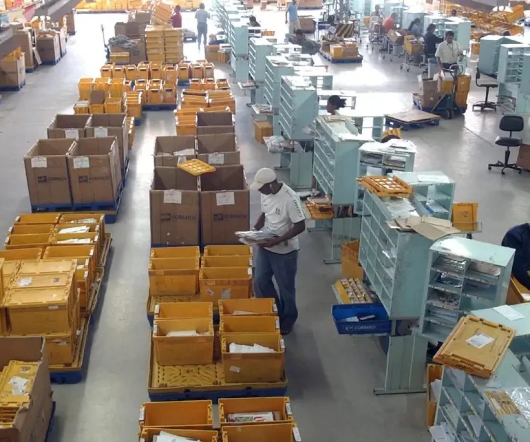 Fotografia de centro de distribuição dos Correios para ilustrar matérias sobre galpões logísticos