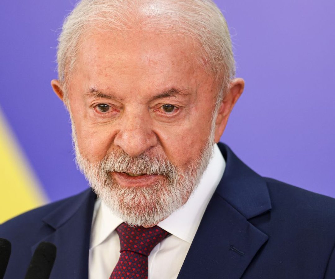 Lula diz que valor do salário mínimo no Brasil é “muito baixo”