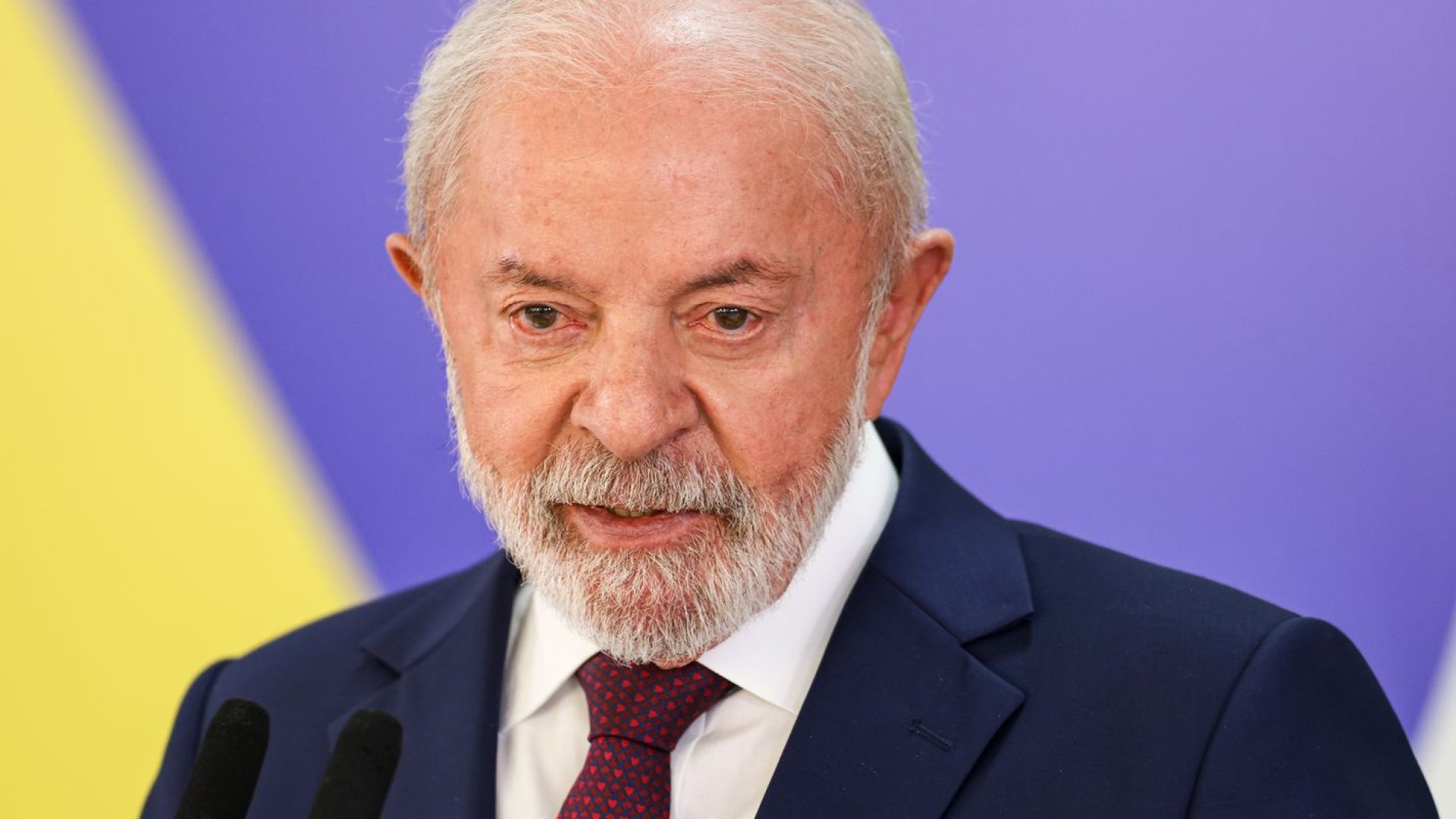 Lula diz que valor do salário mínimo no Brasil é “muito baixo”