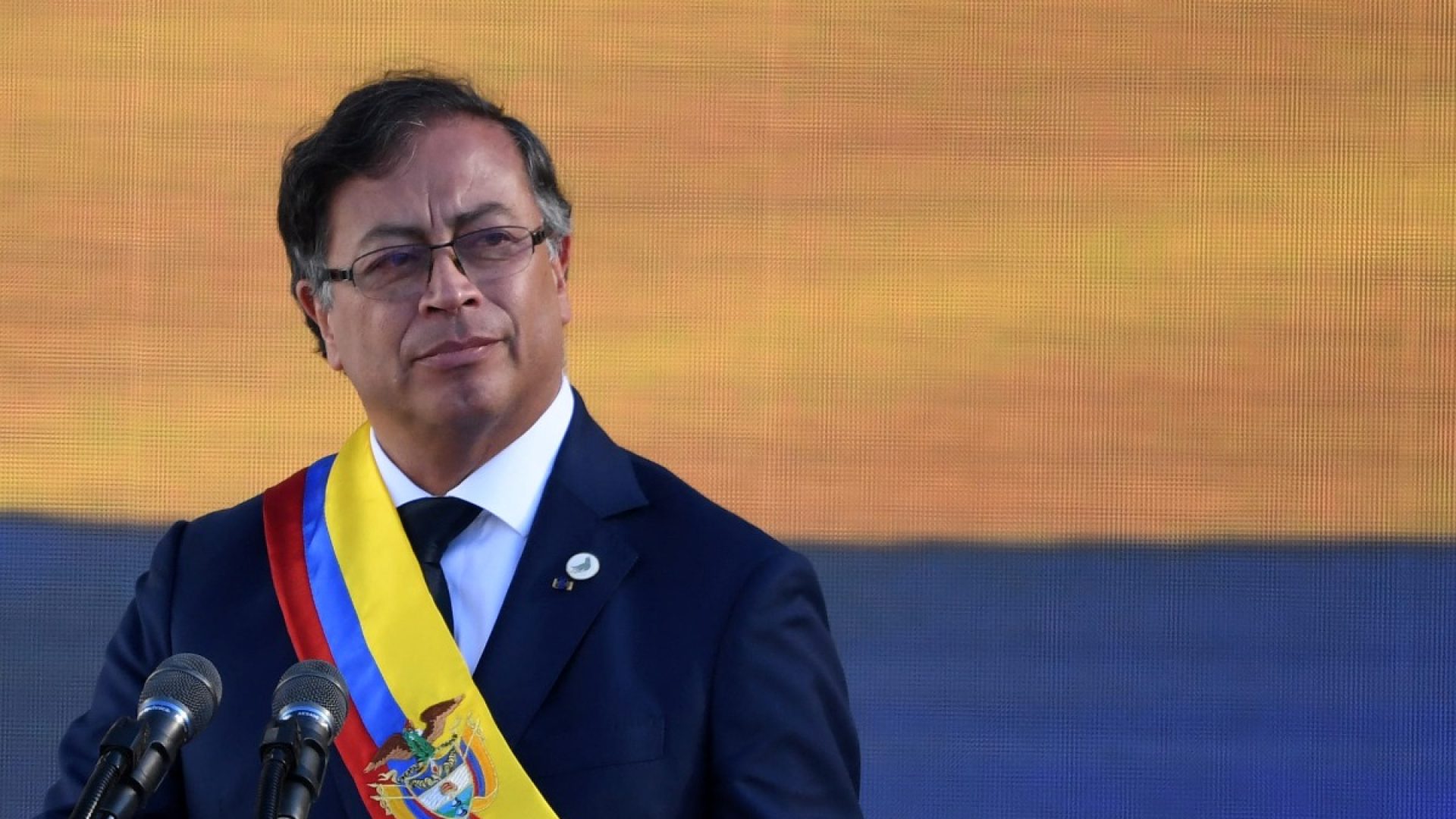 colombia-responde-a-trump-e-impoe-tarifas-aos-eua-em-meio-a-crise-sobre-deportados-48630378-e98a-446.jpeg