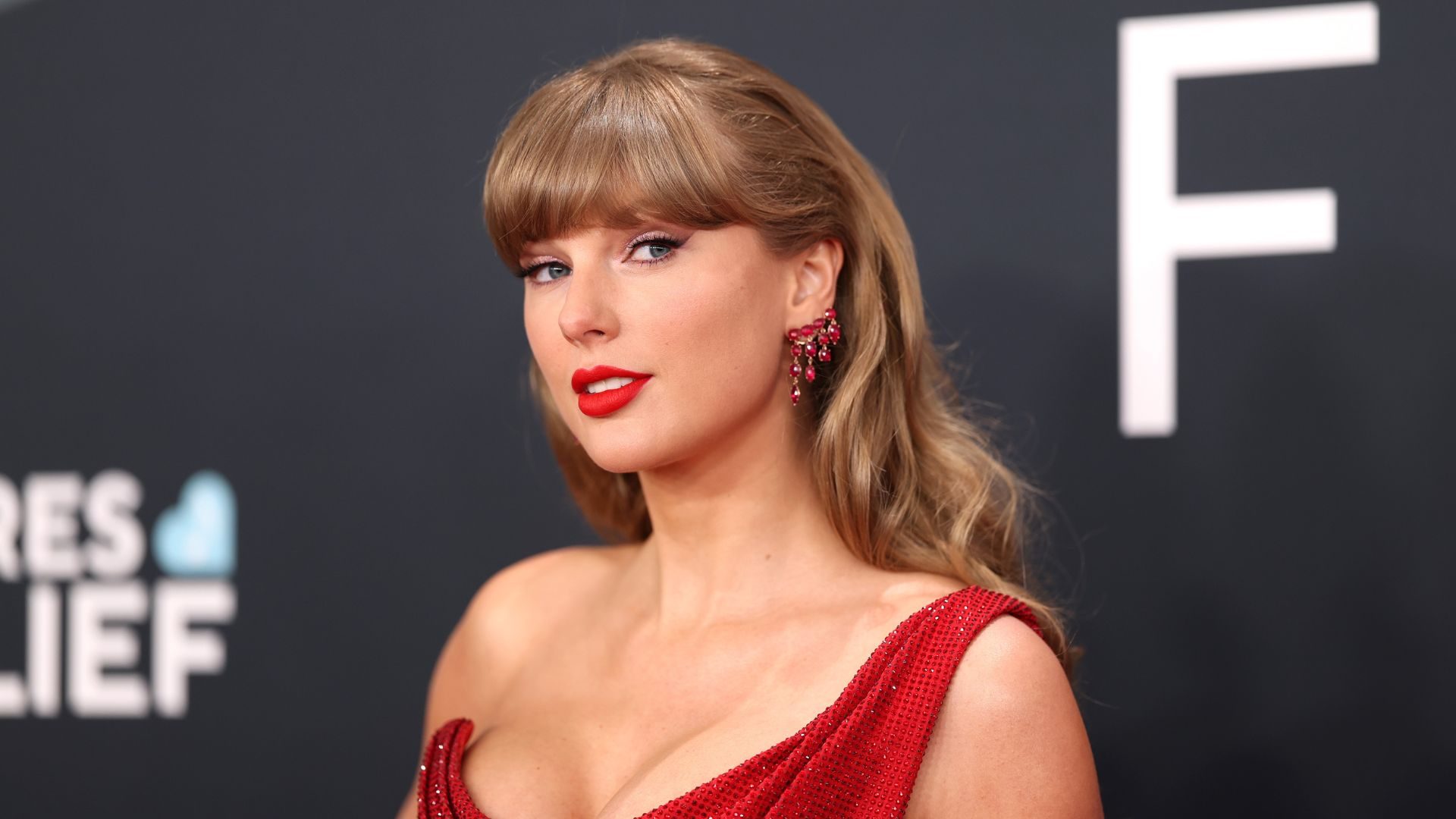 Taylor Swift remove músicas de publicações do TikTok de campanha de Donald Trump