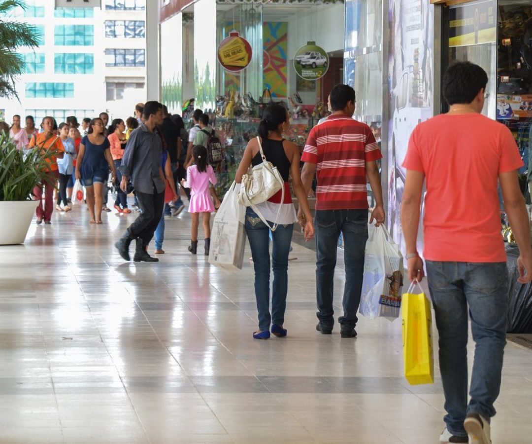 Atividade econômica cai 0,7% em março em razão da guerra do Irã