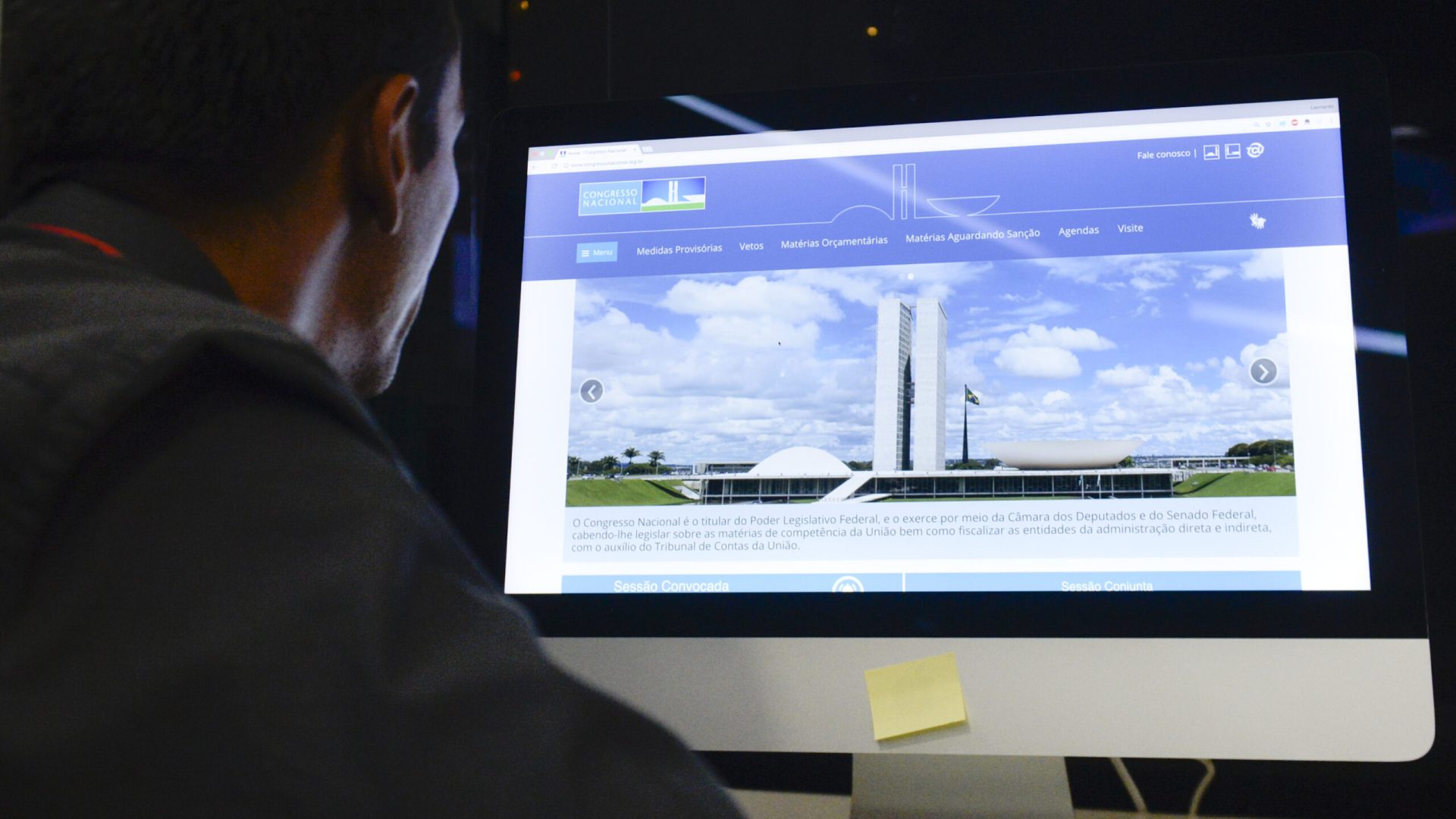 À esquerda, fotógrafo da Agência e Jornal do Senado, Jefferson Rudy.