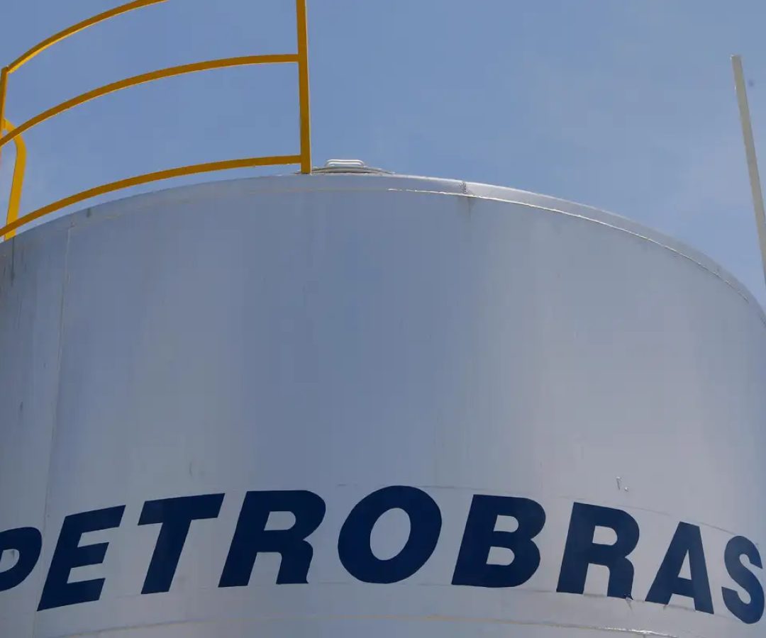 Distribuidoras pedem mais importação de diesel pela Petrobras