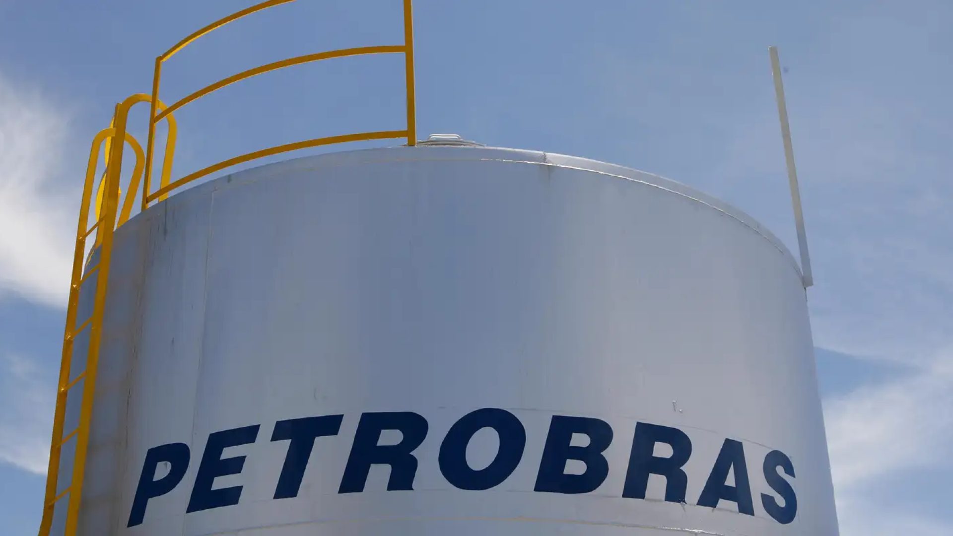 Distribuidoras pedem mais importação de diesel pela Petrobras