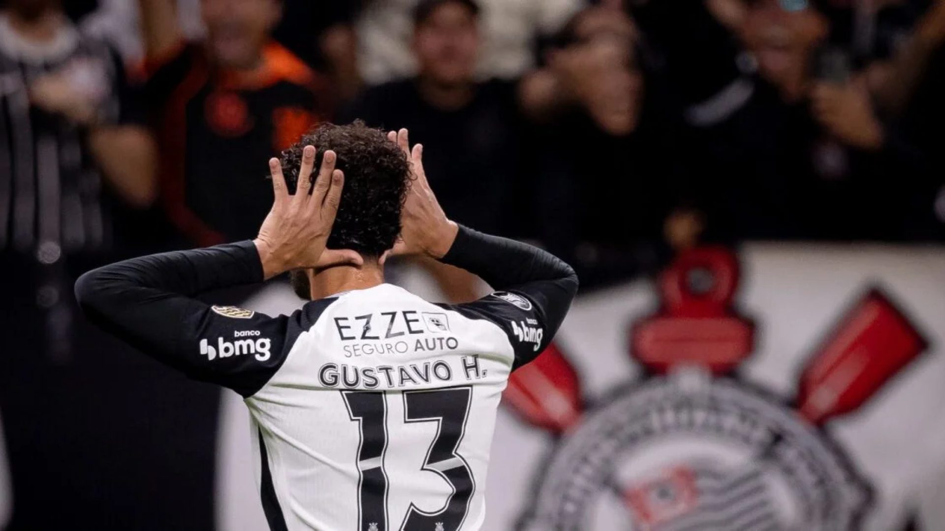 Corinthians domina Penãrol e mantém 100% na Libertadores