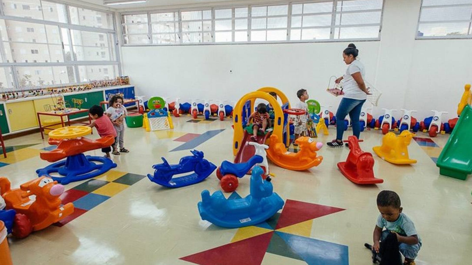 TJDFT assina acordo para ampliar vagas em creches no DF