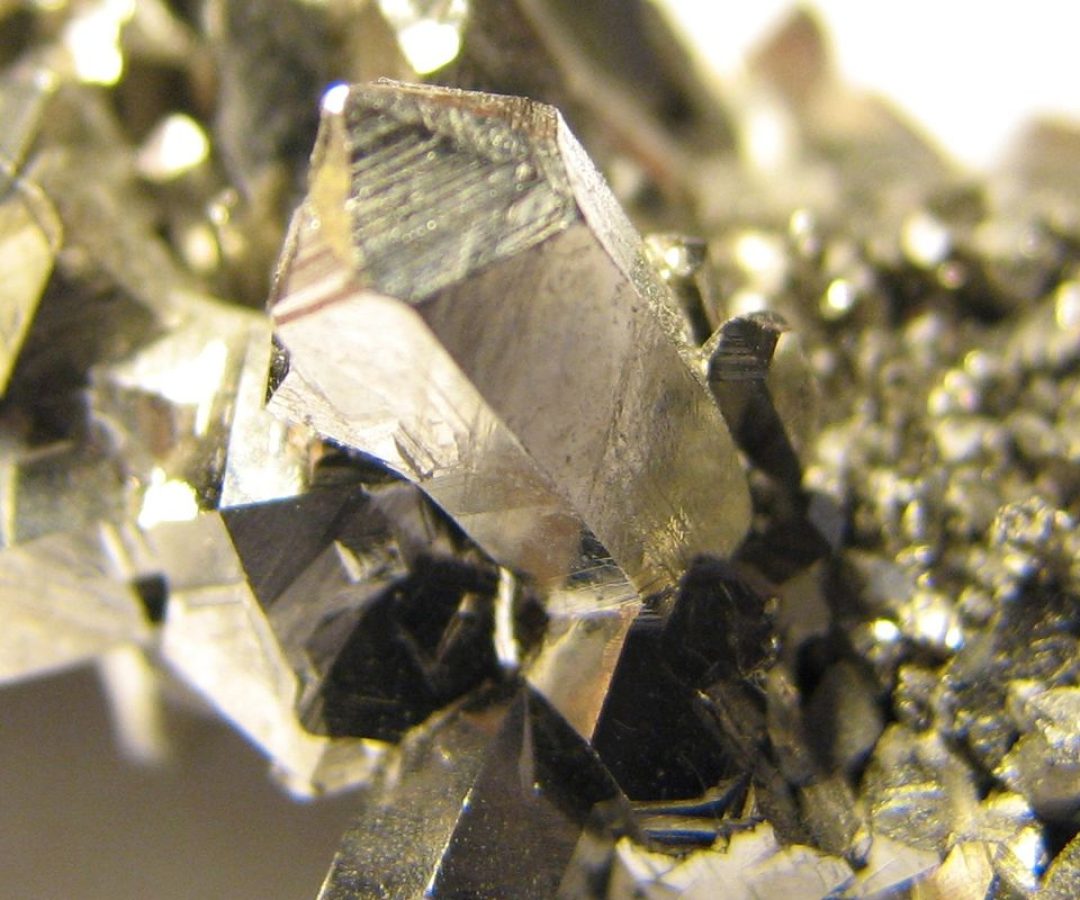 Brasil busca parceria com Europa para exploração de minerais críticos