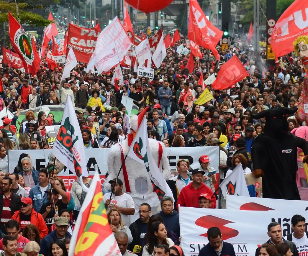 Isenção do IR é vitória dos trabalhadores, dizem centrais sindicais