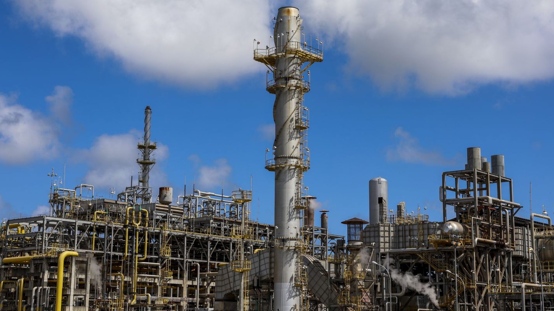 Petrobras renova contratos de quase R$ 100 bi com a Braskem