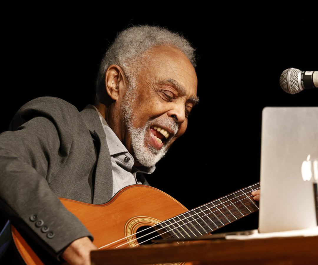 Gilberto Gil encerra última e maior turnê após cantar com Roberto Carlos e em navio
