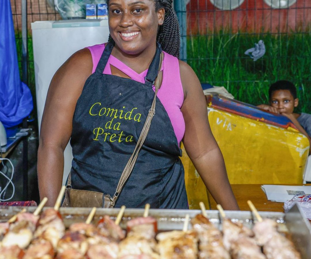 Mães ambulantes cobram pontos de apoio para crianças no carnaval