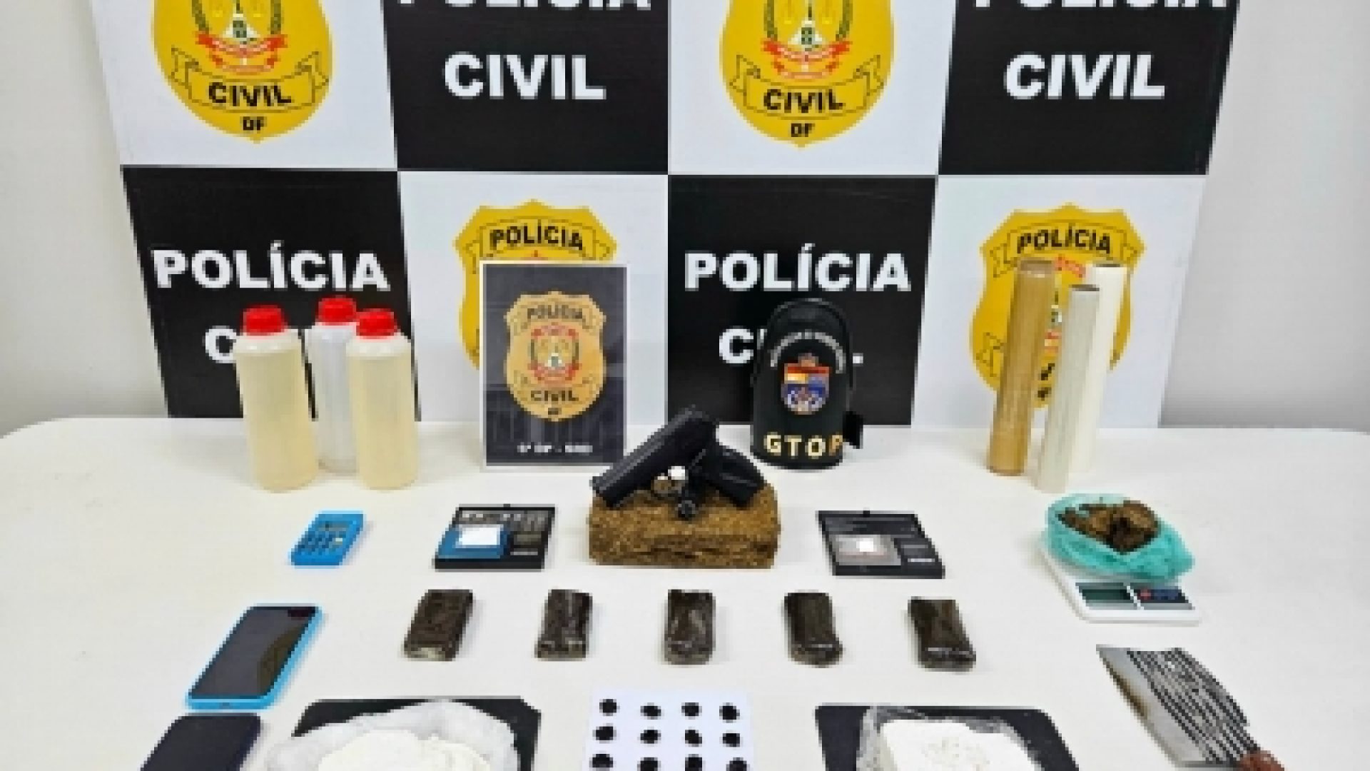 6ª DP prende quatro traficantes e apreende o equivalente a R$150 mil