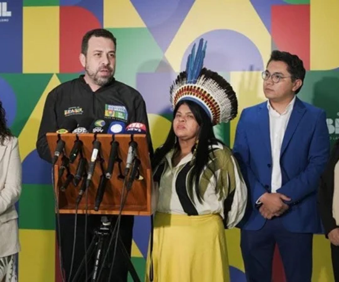 Decisão do foi anunciada pelo ministros Guilherme Boulos, da Secretaria-Geral da Presidência da República, e Sônia Guajajara, dos Povos Indígenas. Divulgação/SGPR