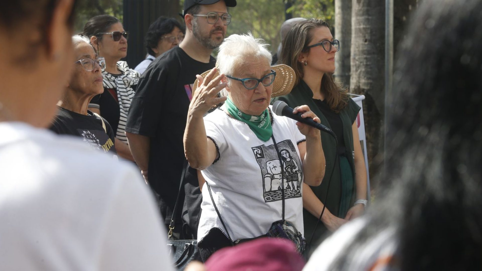 Mulheres estão perdendo o direito de ir e vir, diz Amelinha Teles