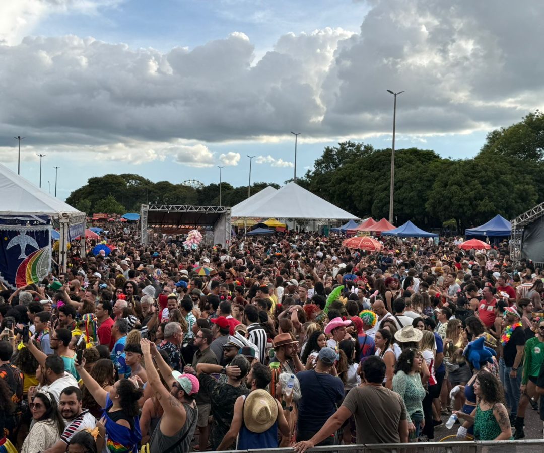 DF Folia 2026 atrai 1,5 milhão de foliões e injeta R$ 100 milhões na economia do DF