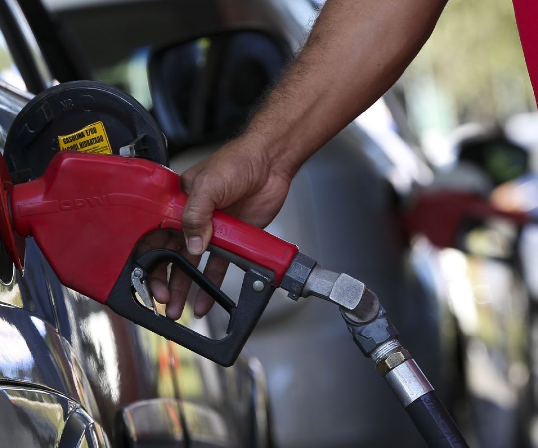 Governo adia reunião que pode aumentar etanol na gasolina para 32%