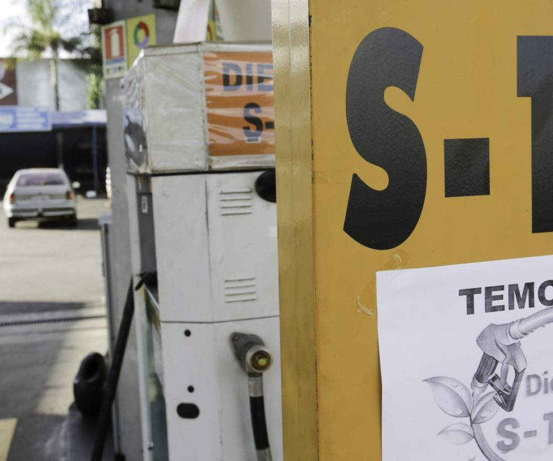 Pacote para conter alta dos combustíveis inclui subsídios e isenções