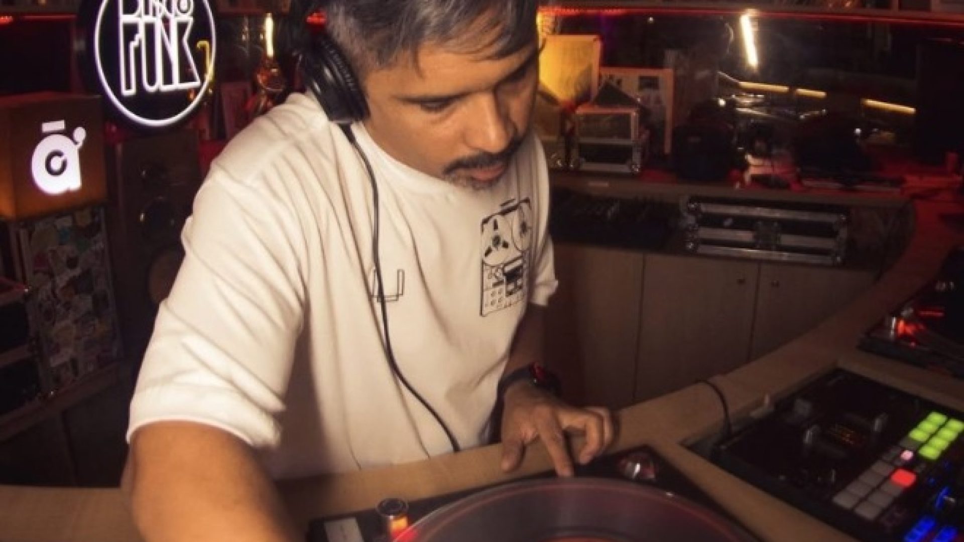 “Lazer na periferia é um ato de afirmação e empoderamento coletivo”, diz DJ
