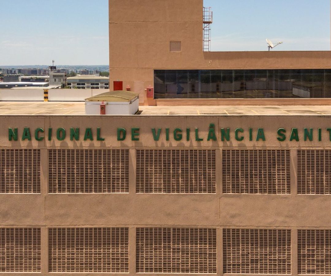 Anvisa proíbe lote falso de chá e suplementos inseguros para o consumo